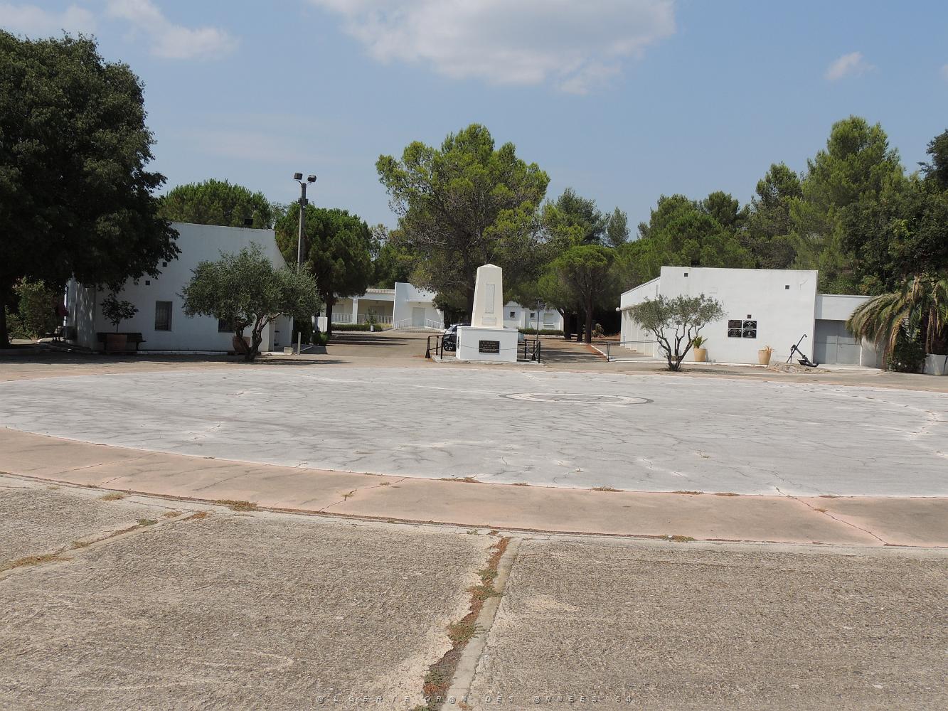 2022 07 UN AIR DE VACANCES LE 22 NIMES (105).JPG -           